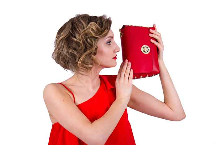Smart hand bags – How to use them smartly? 10 Useful tips