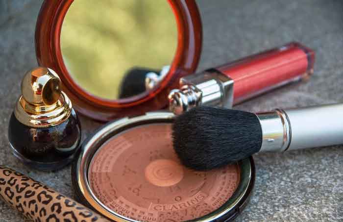 Useful tips to remove makeup before you go to sleep