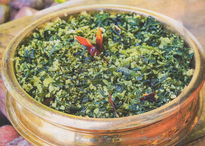 Thazhuthama Leaf Thoran