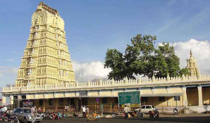 A visit to Chamundi Hills and Chamundeshwari Temple at Mysore