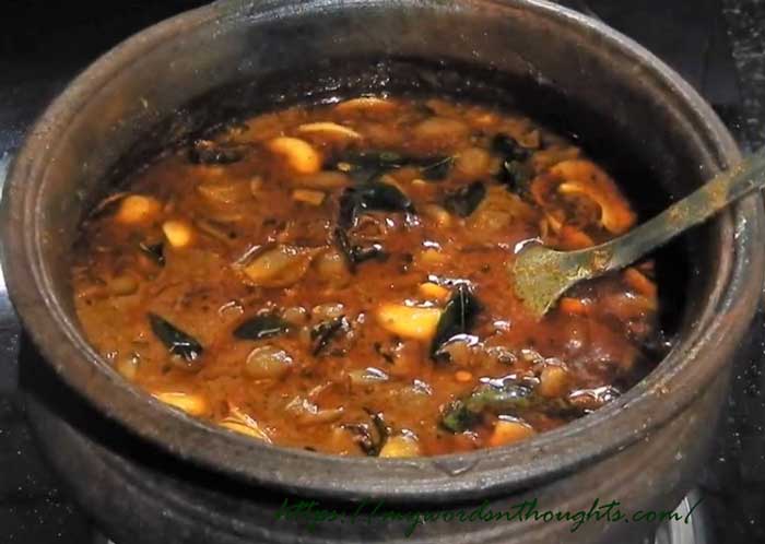 Tomato – Nuts Theeyal