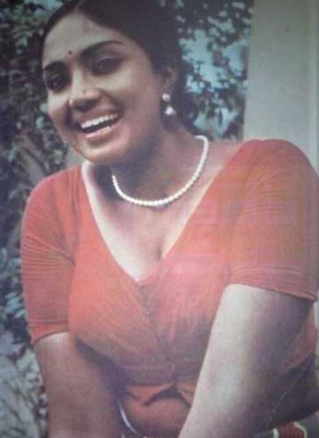 Usha Nandini – The lead heroine of ‘Olavum Theeravum’